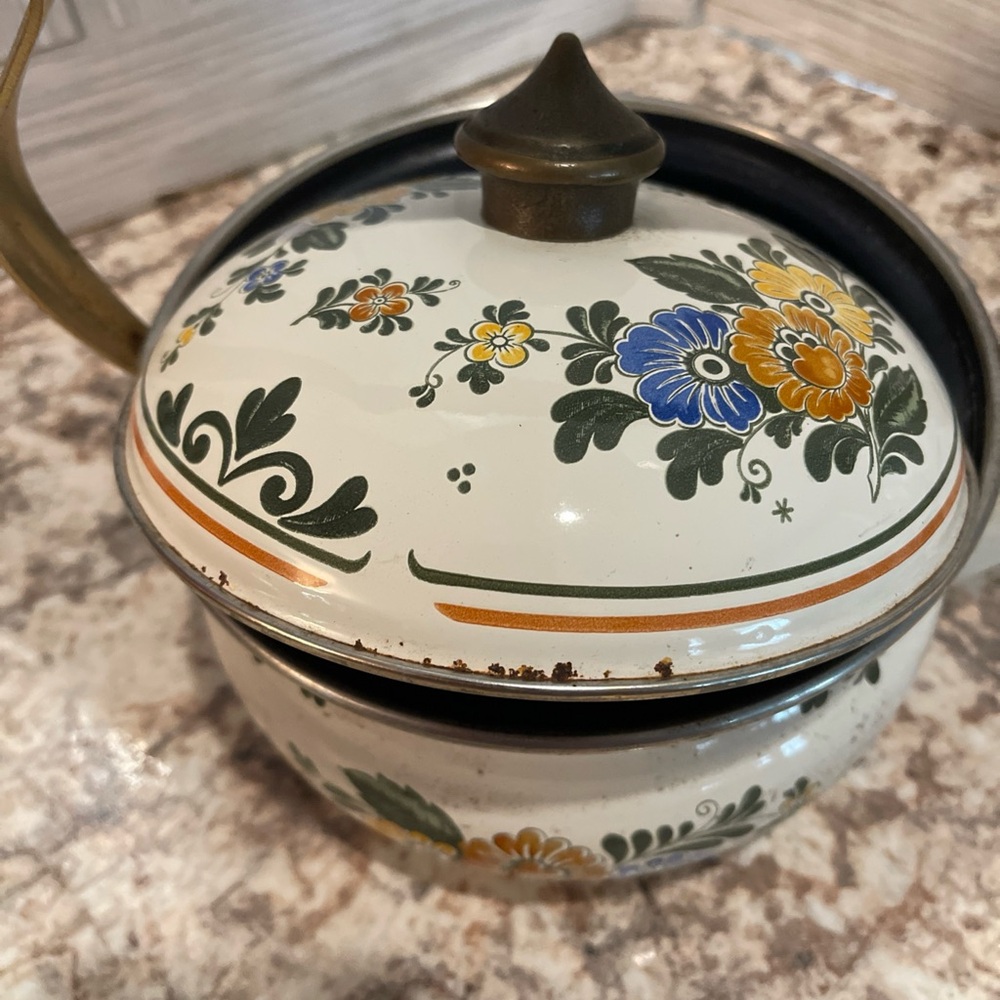 Vintage Asta Floral Enamel Teapot with Wooden Handle - Picture 8 of 8